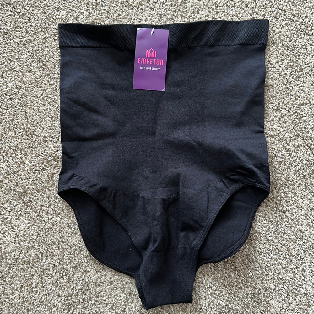 Black High waisted shaper panty M/L